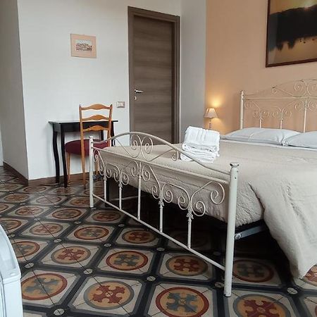 Onlyrooms III - Piazza Jenne Cagliari Extérieur photo