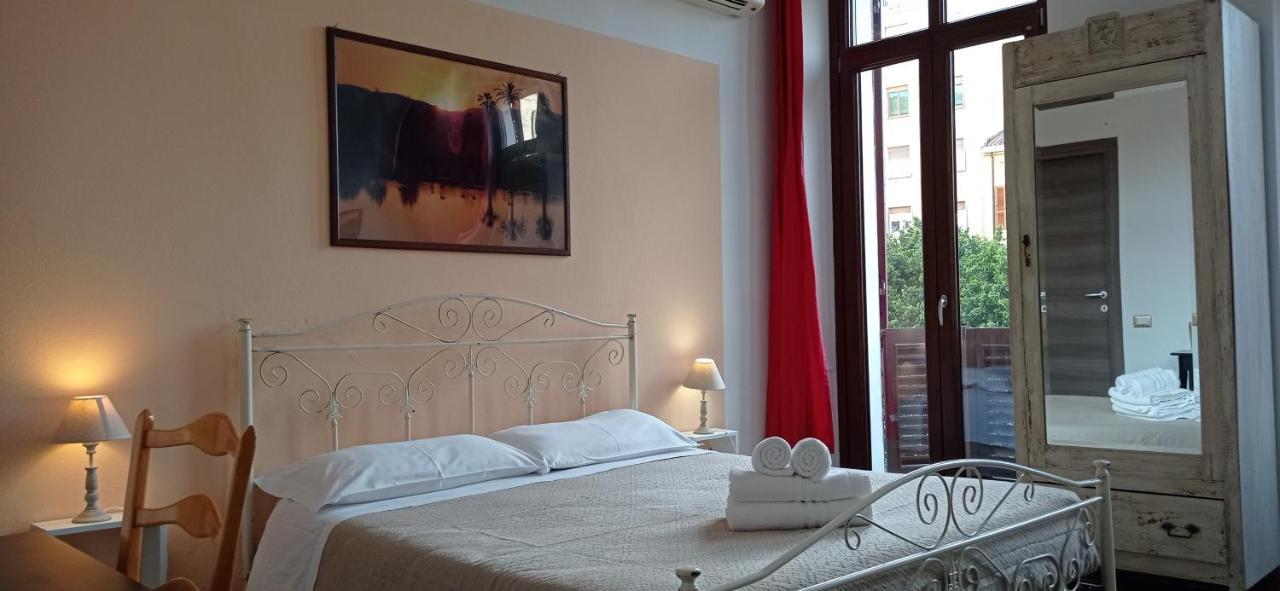 Onlyrooms III - Piazza Jenne Cagliari Extérieur photo