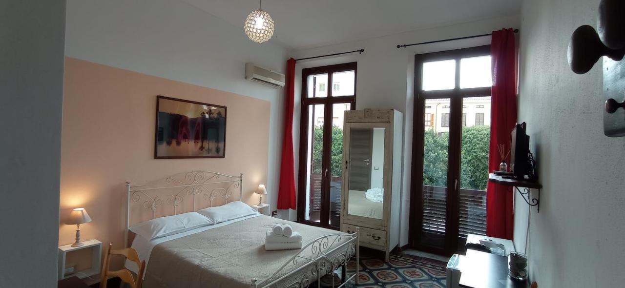 Onlyrooms III - Piazza Jenne Cagliari Extérieur photo