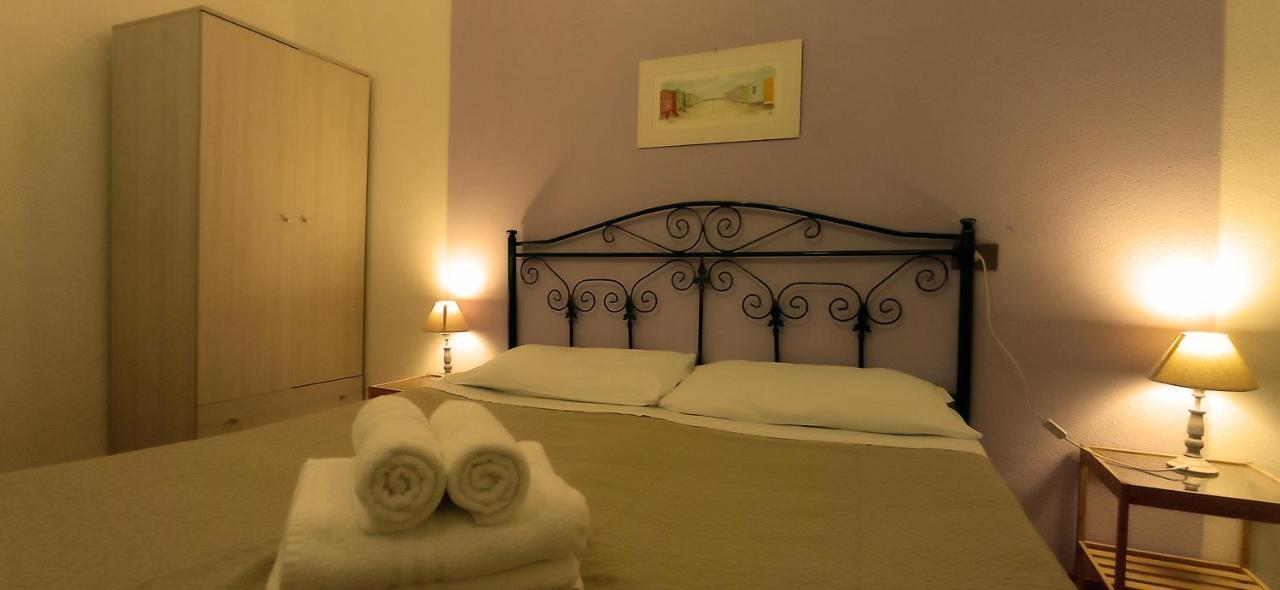 Onlyrooms III - Piazza Jenne Cagliari Extérieur photo